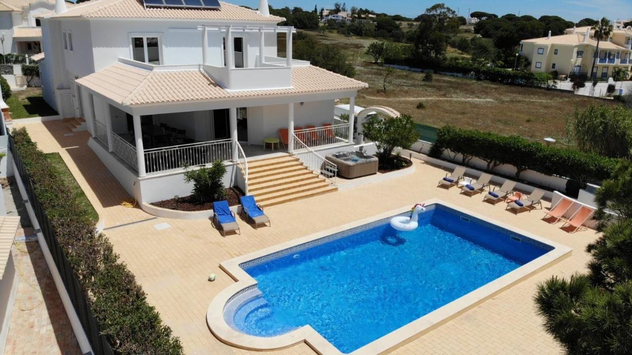 Sunset Villa By Laranjal Rentals Olhos de Agua  Exteriör bild